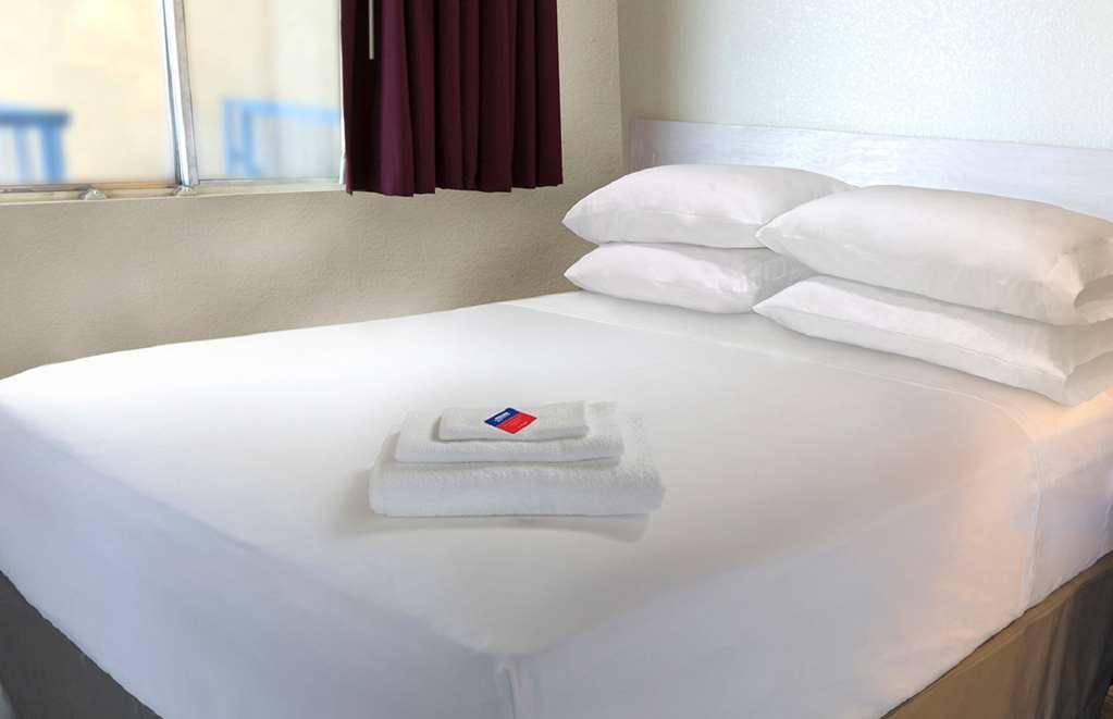 Americas Best Value Inn Stockbridge Ruang foto