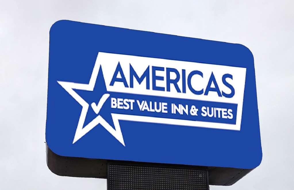 Americas Best Value Inn Stockbridge Bagian luar foto