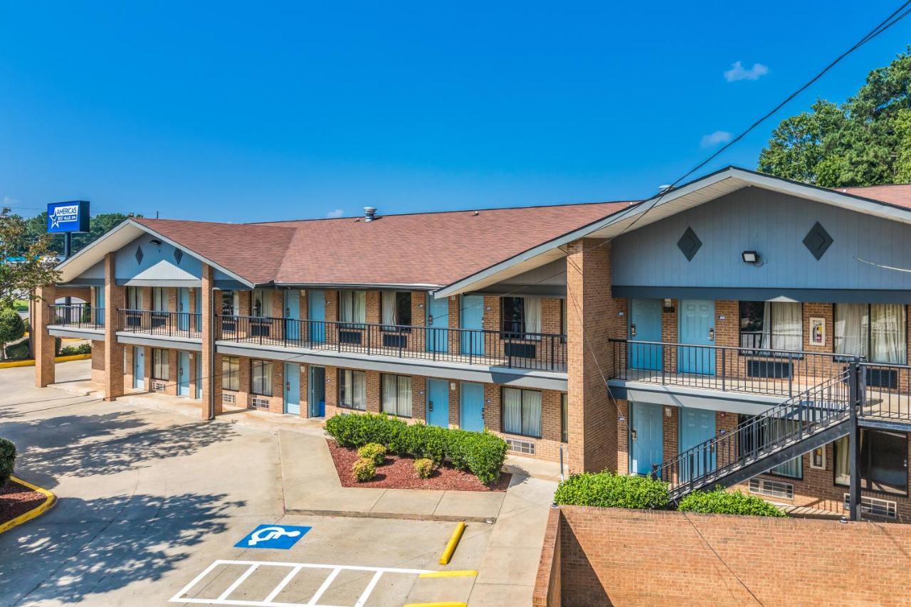 Americas Best Value Inn Stockbridge Bagian luar foto