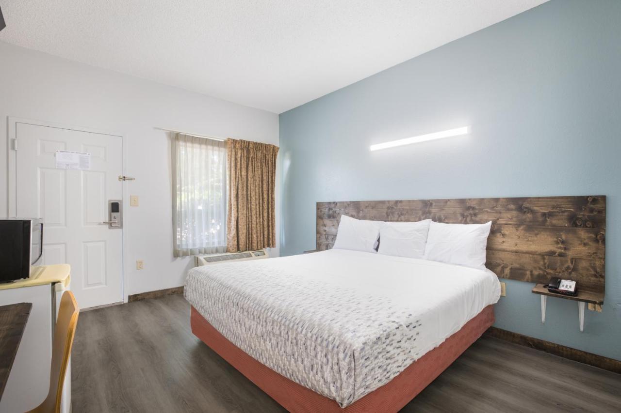 Americas Best Value Inn Stockbridge Ruang foto
