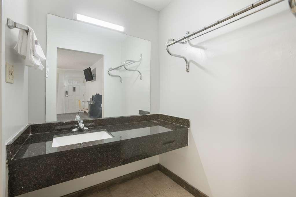 Americas Best Value Inn Stockbridge Ruang foto