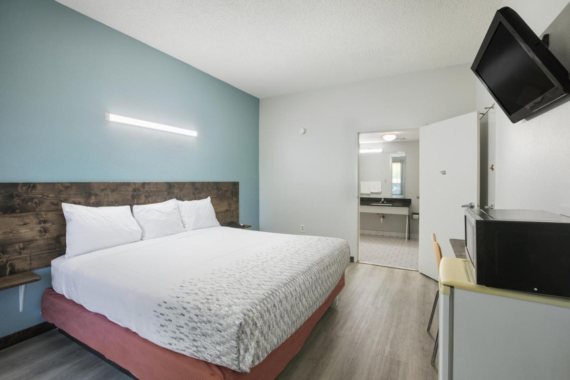 Americas Best Value Inn Stockbridge Ruang foto