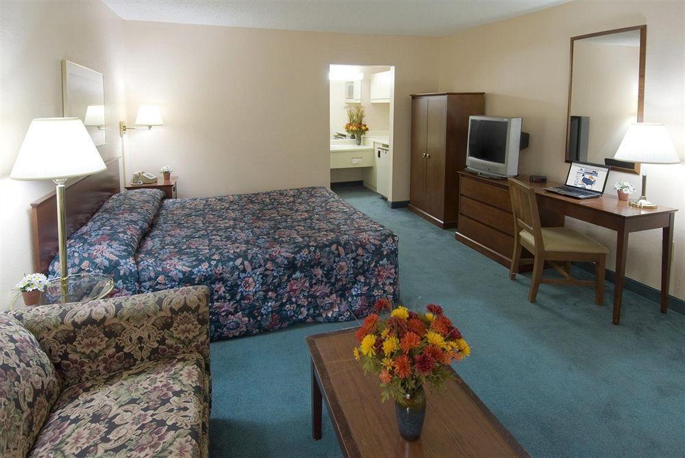 Americas Best Value Inn Stockbridge Ruang foto