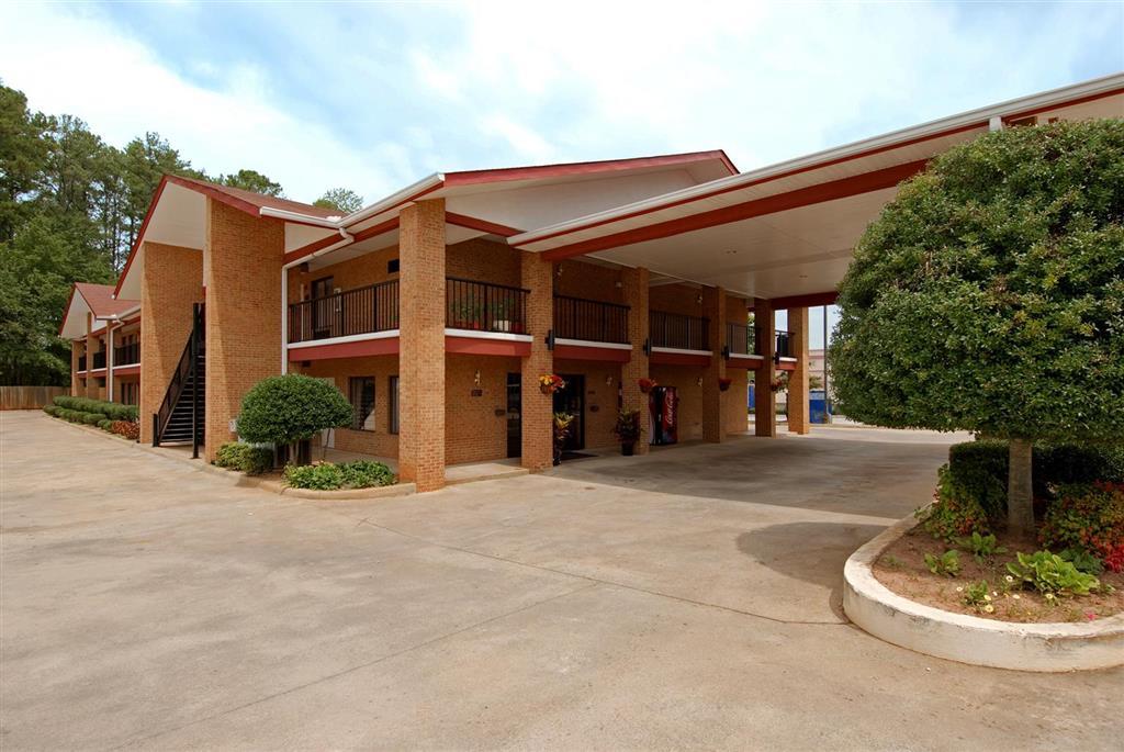 Americas Best Value Inn Stockbridge Bagian luar foto