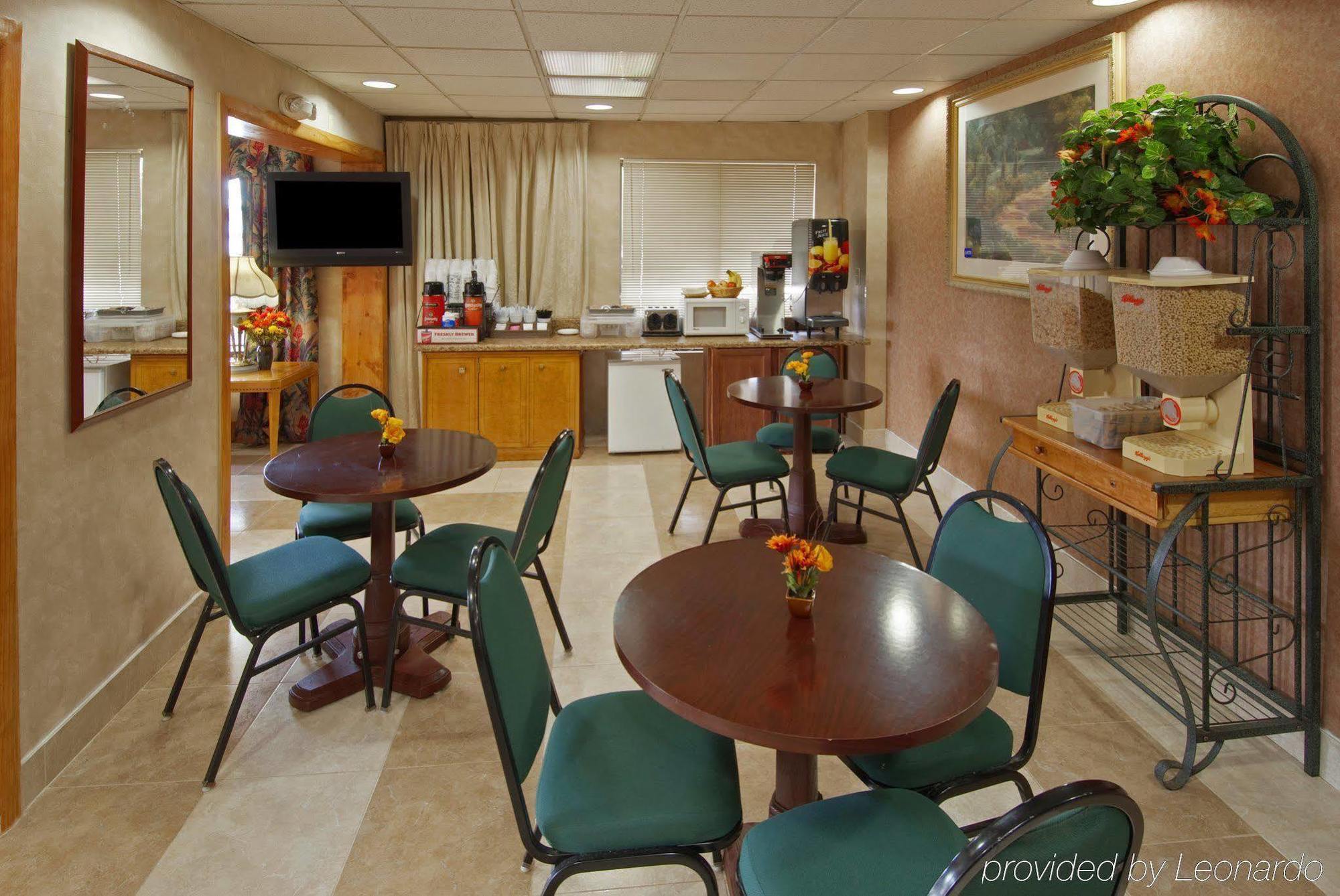 Americas Best Value Inn Stockbridge Restoran foto
