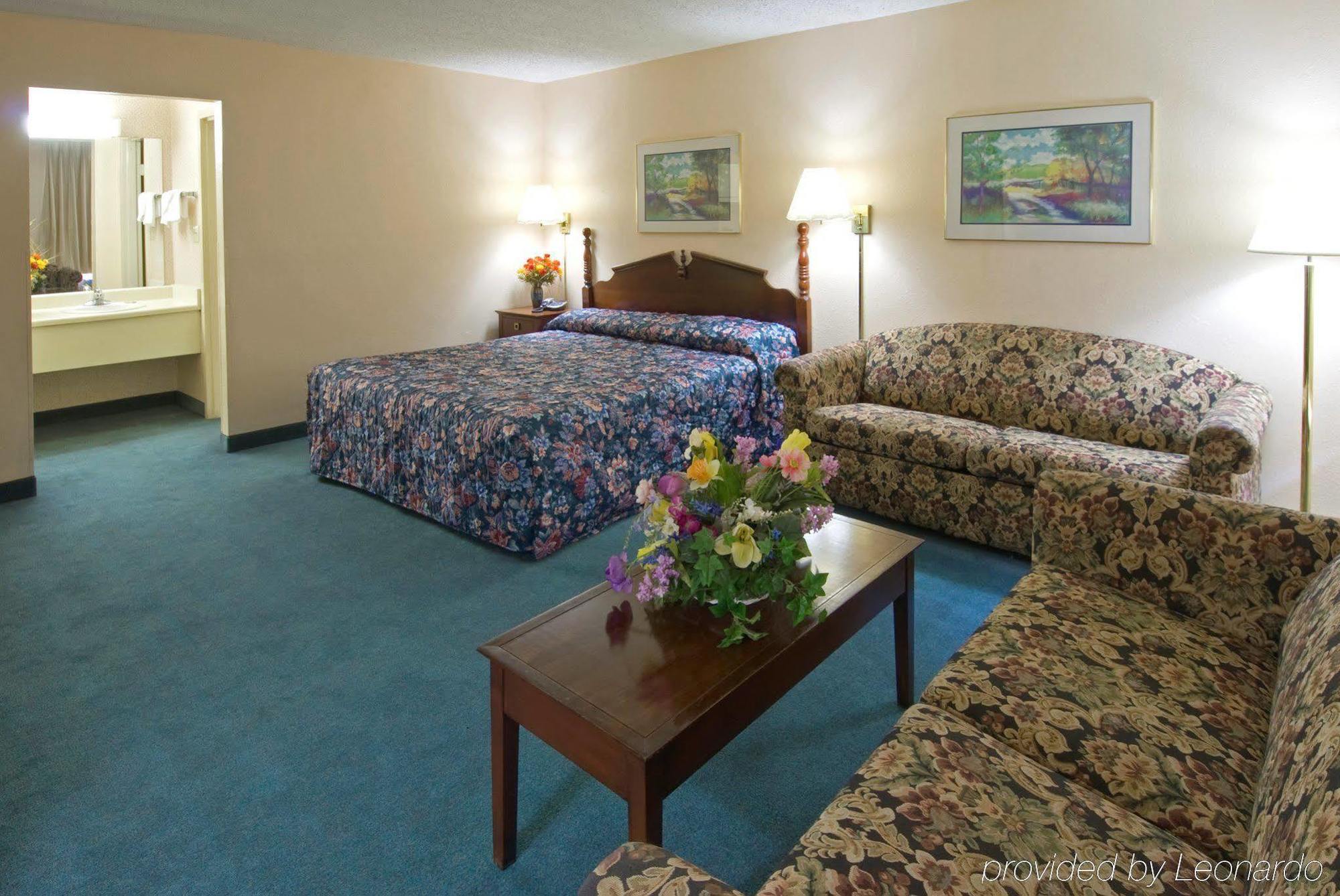 Americas Best Value Inn Stockbridge Ruang foto